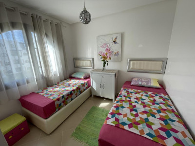 شقة رائعة و مجهزة للكراء اليومي للعائلات